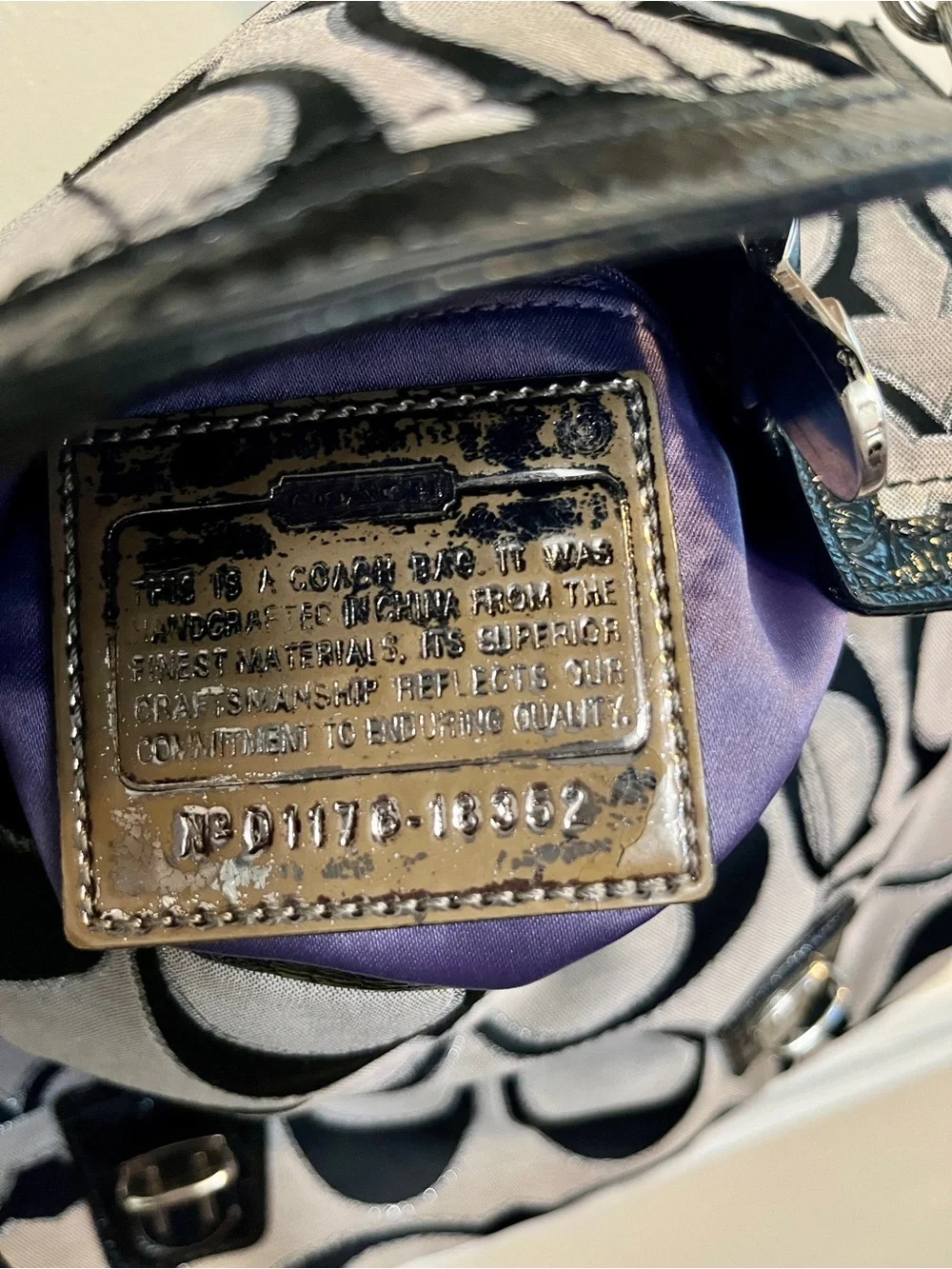 Vintage Y2K Coach Poppy Signature Pushlock Flap Bag (Style No. 18352)